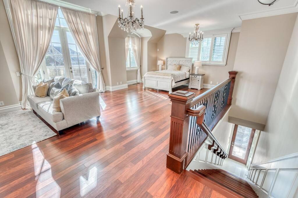 YYC French Chateau W/Swim Spa & Theatre: 11,700 Sqft المظهر الخارجي الصورة