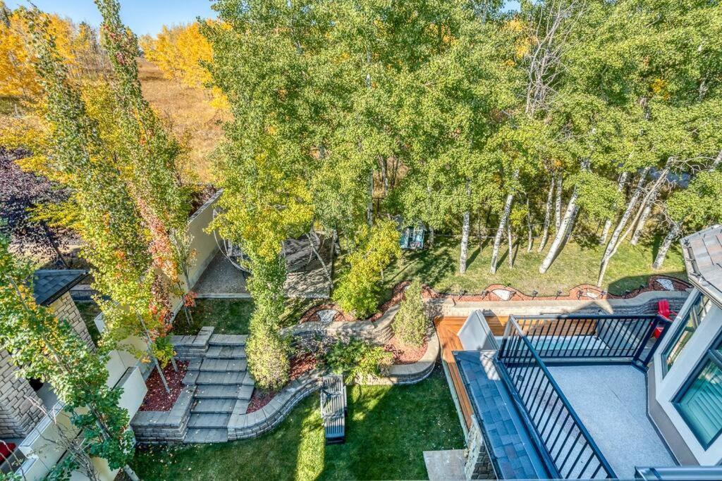 YYC French Chateau W/Swim Spa & Theatre: 11,700 Sqft المظهر الخارجي الصورة