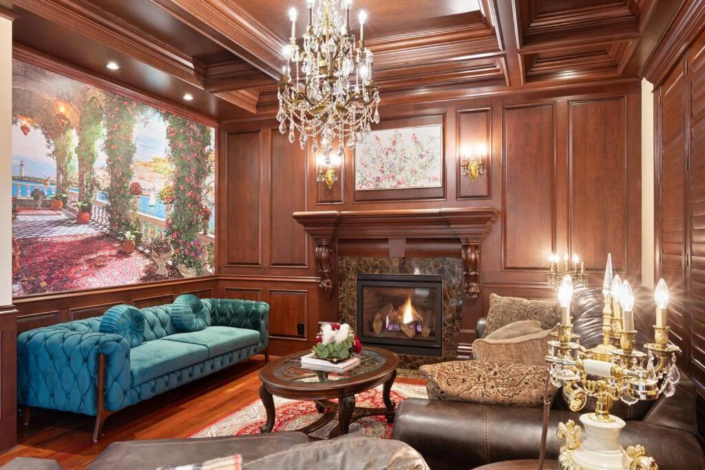 YYC French Chateau W/Swim Spa & Theatre: 11,700 Sqft المظهر الخارجي الصورة